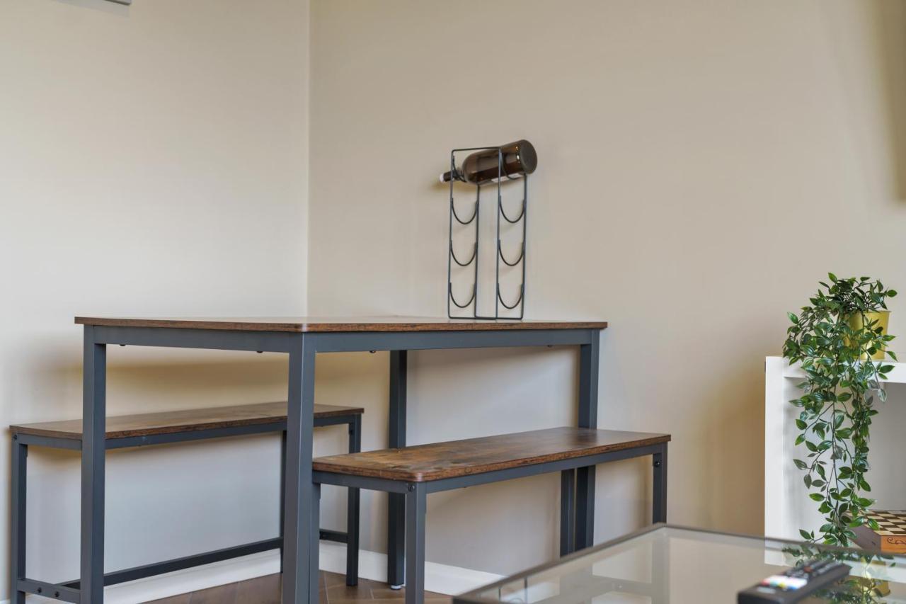 Oyo Fine B&B Hanwell ภายนอก รูปภาพ