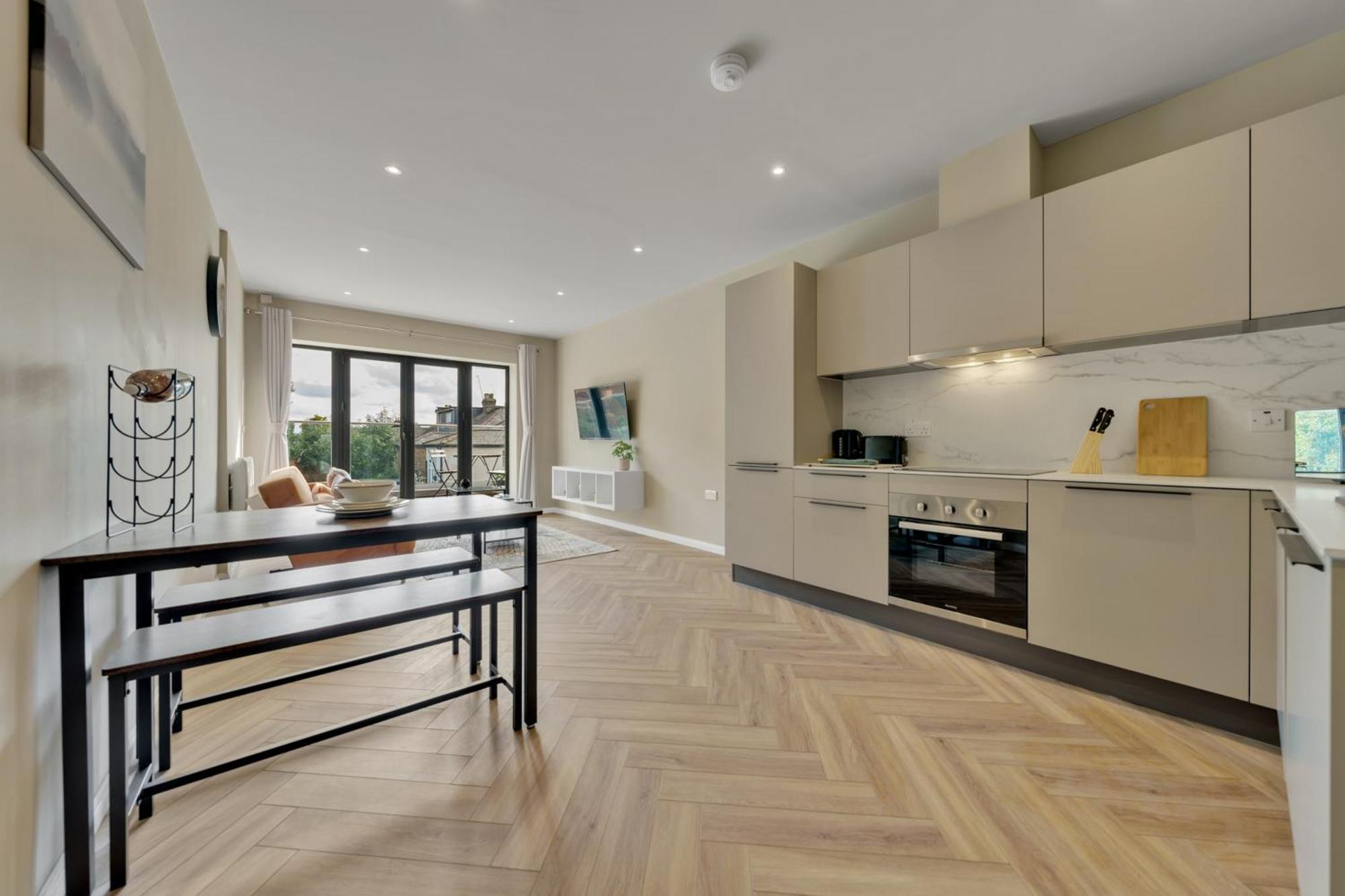 Oyo Fine B&B Hanwell ภายนอก รูปภาพ