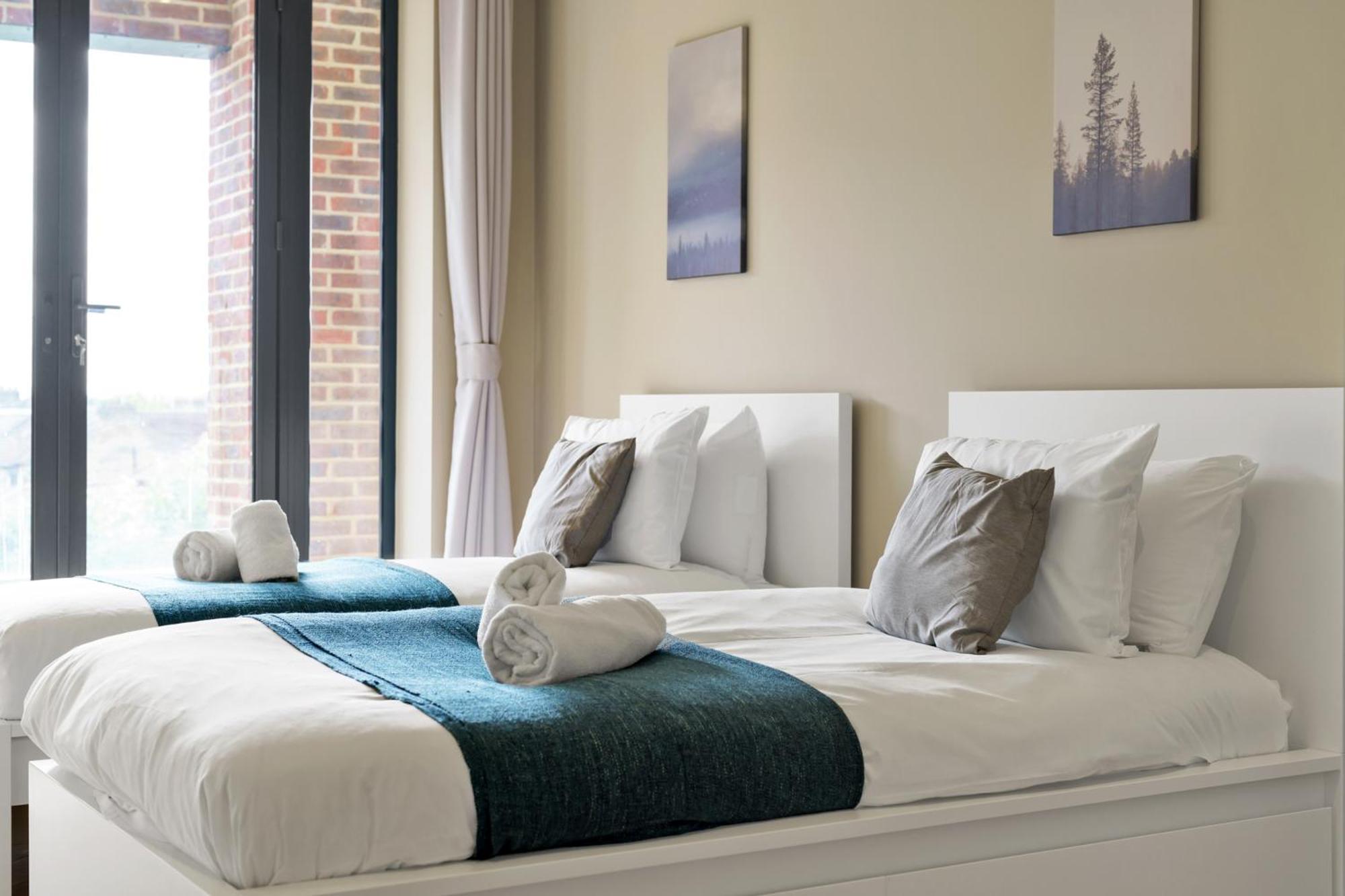 Oyo Fine B&B Hanwell ภายนอก รูปภาพ