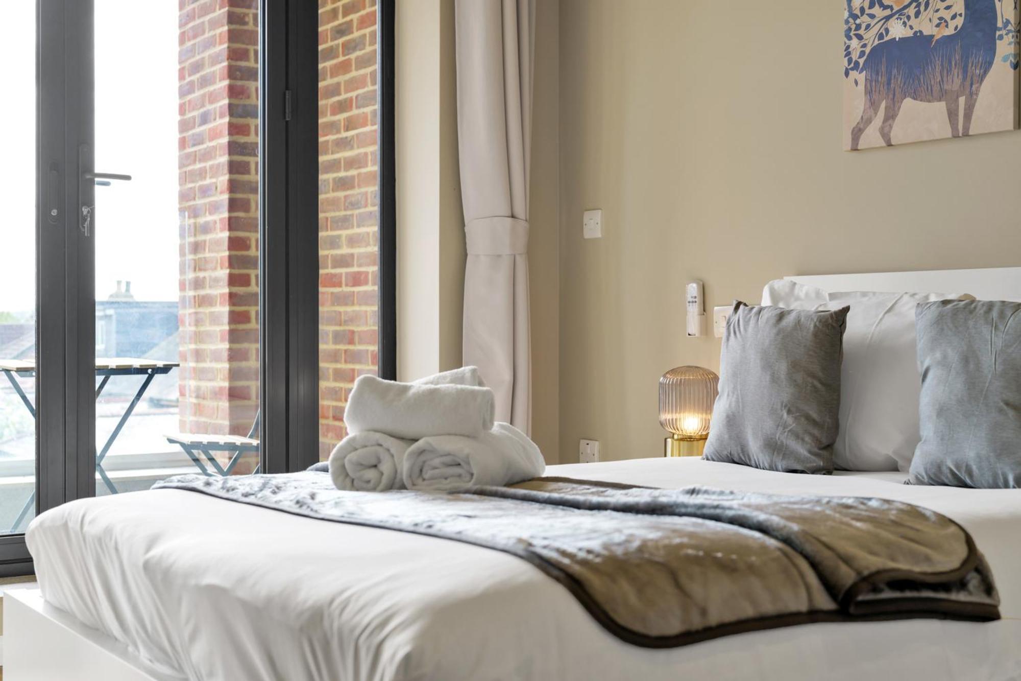 Oyo Fine B&B Hanwell ภายนอก รูปภาพ