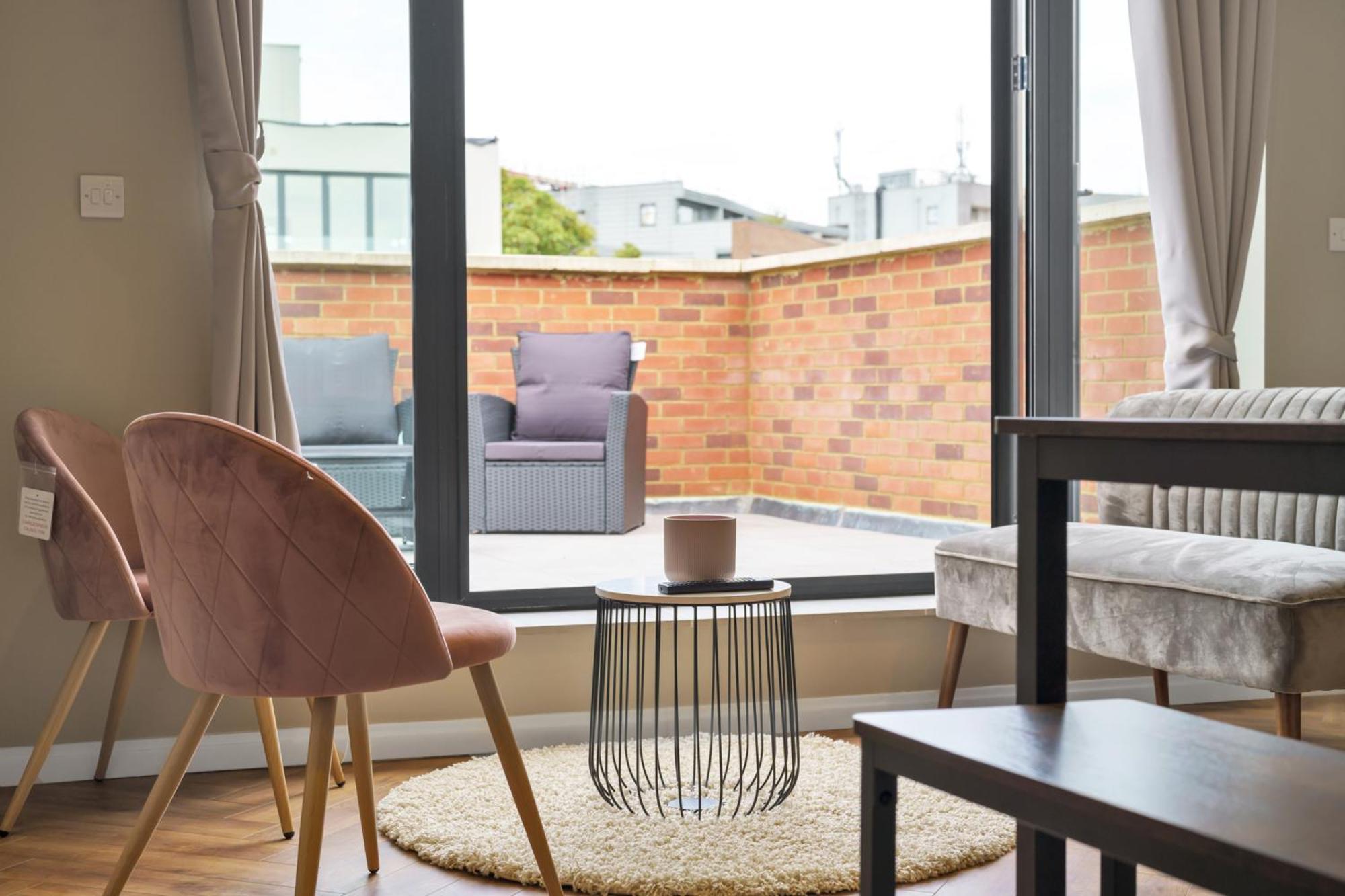 Oyo Fine B&B Hanwell ภายนอก รูปภาพ