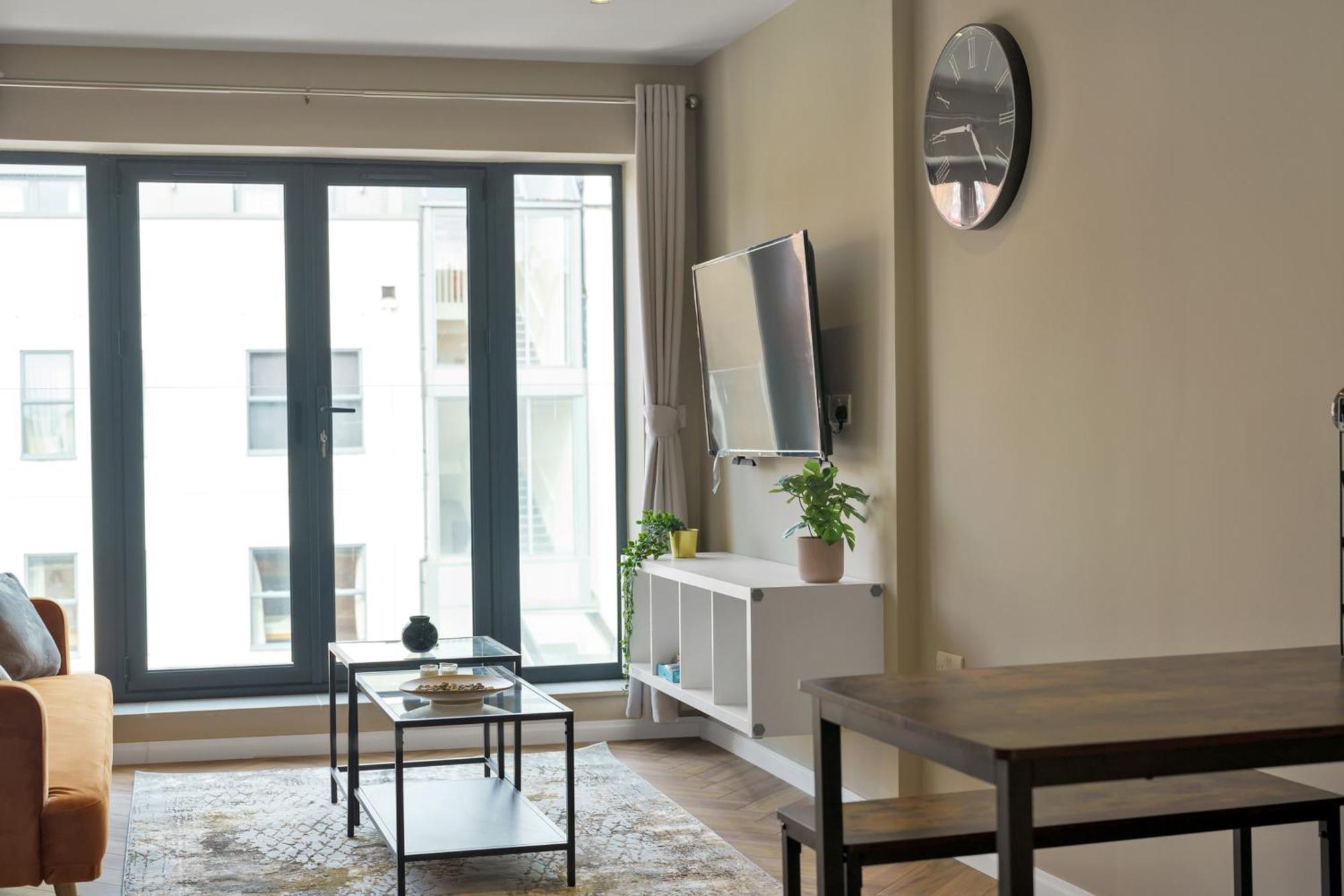 Oyo Fine B&B Hanwell ภายนอก รูปภาพ